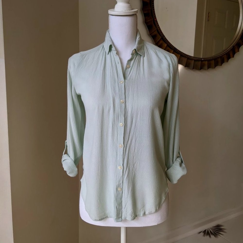 Extra extra small petite light green Ann Taylor button-up